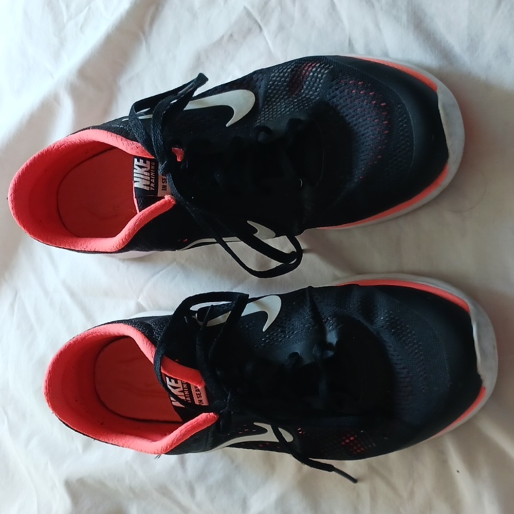 Nike Training In Seasons 5 black white florescent orange women's size 8 running